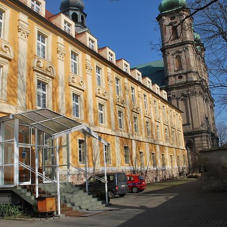 Diecezjalny Dom Formacyjny Lejlighed Nysa Eksteriør billede